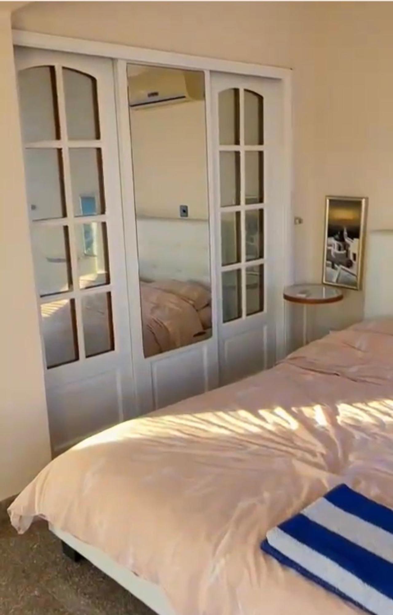 Zygi Beachfront Villa Eksteriør billede