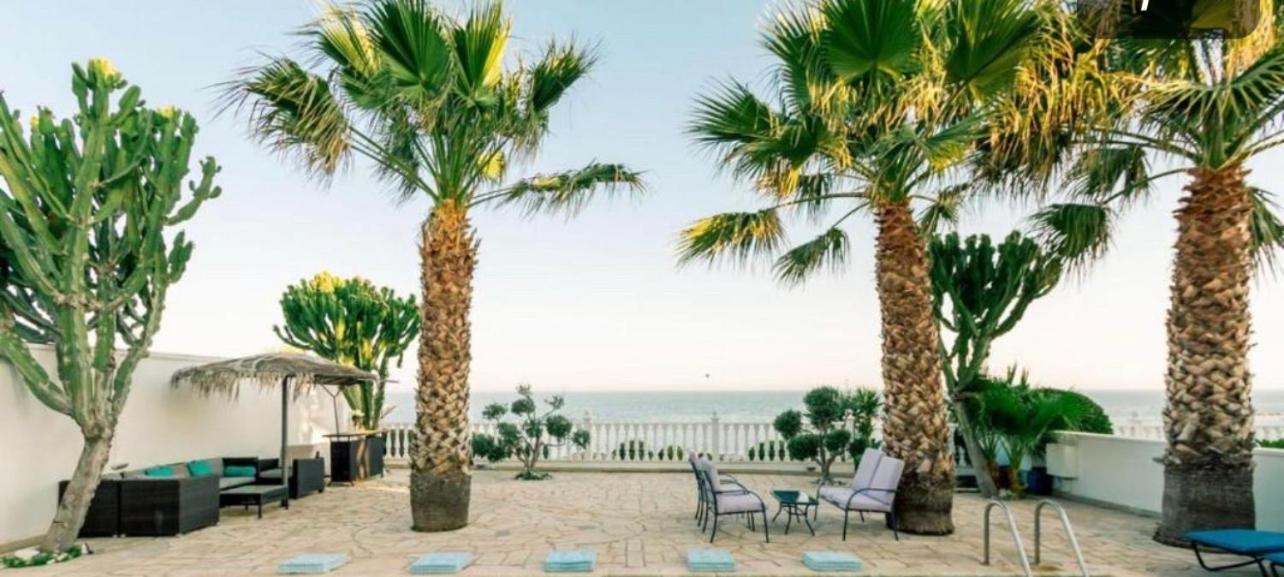 Zygi Beachfront Villa Eksteriør billede