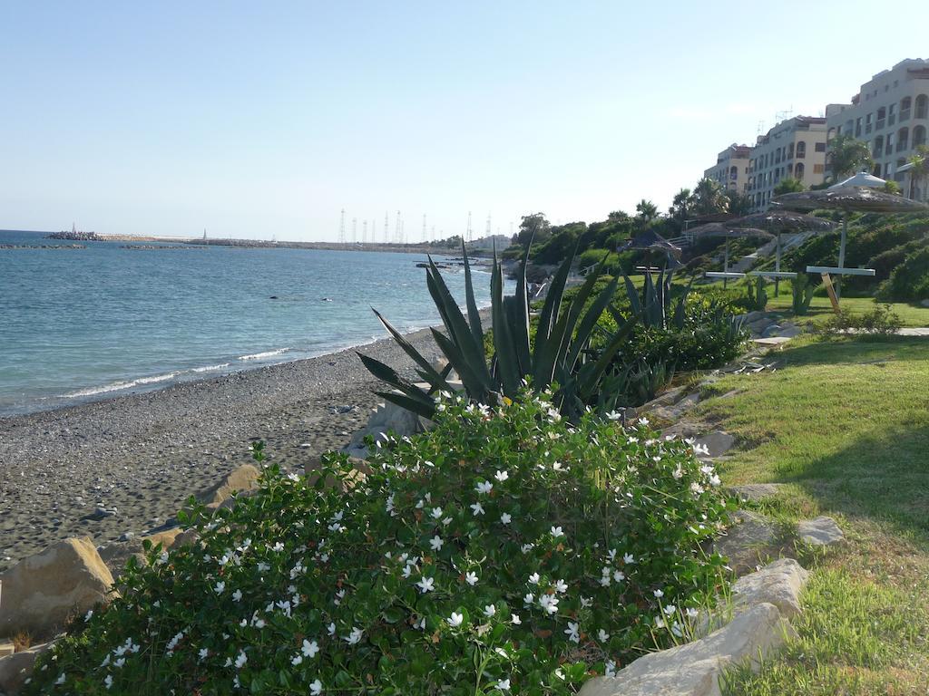 Zygi Beachfront Villa Eksteriør billede