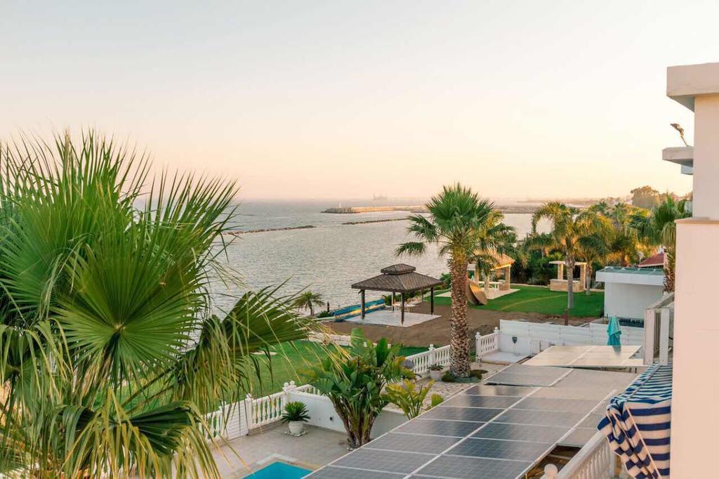 Zygi Beachfront Villa Eksteriør billede